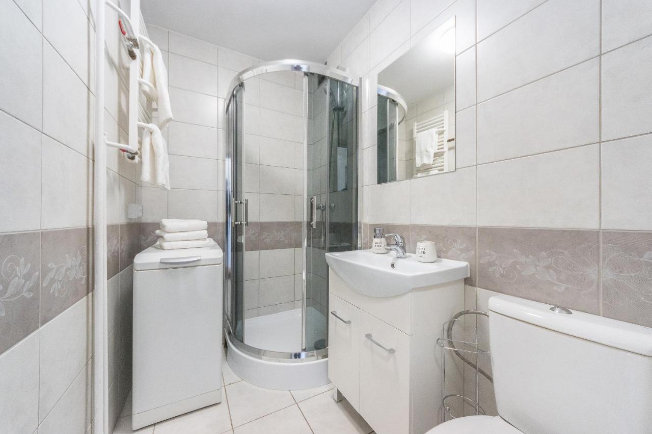 Glow Apartments, Apartament Kolobrzeska غدانسك المظهر الخارجي الصورة