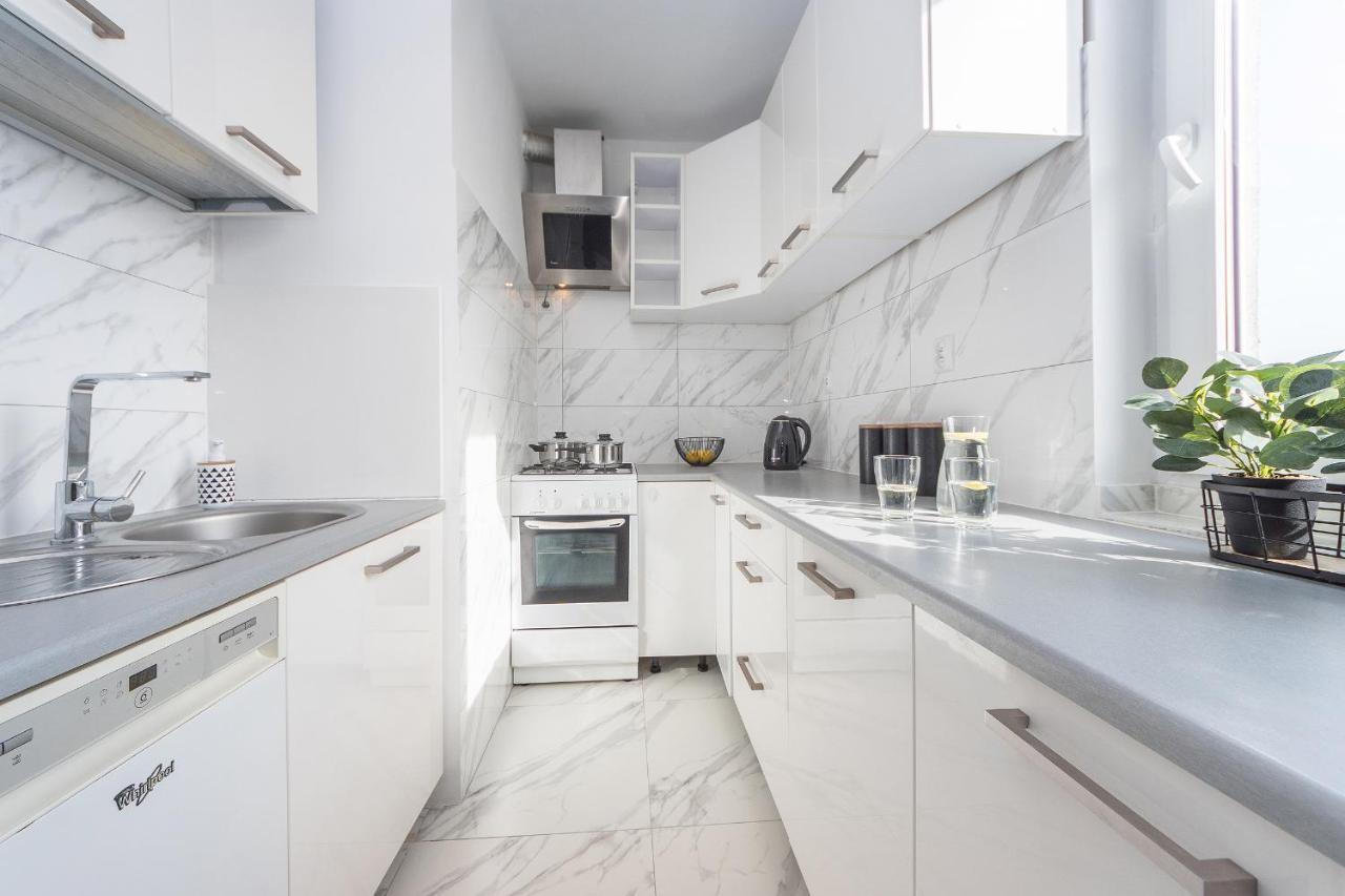 Glow Apartments, Apartament Kolobrzeska غدانسك المظهر الخارجي الصورة
